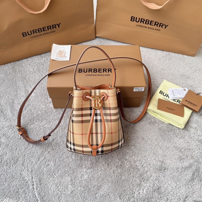 Bv*b*rry bucket bags